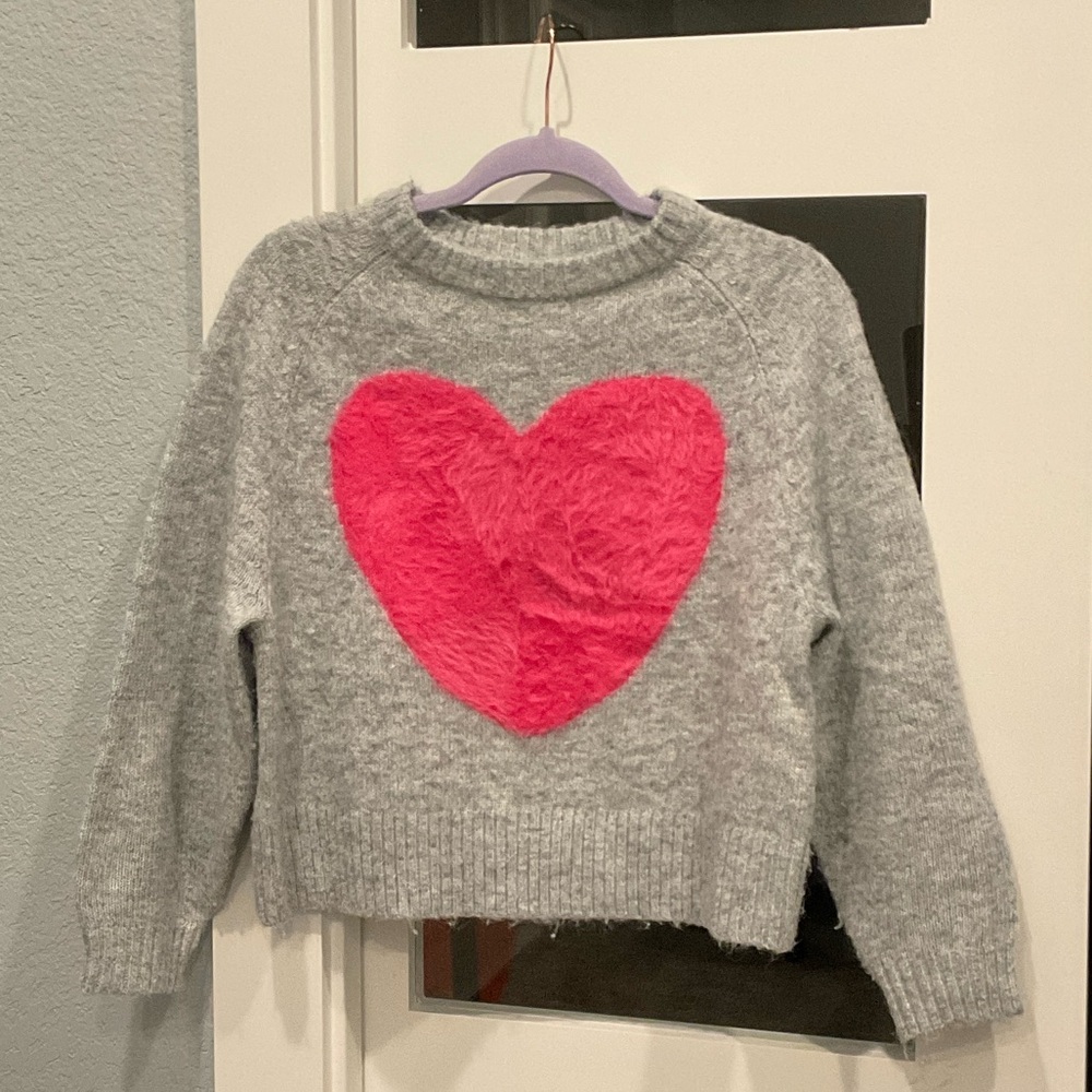 Old Navy Women’s Gray Sweater with Vibrant Pink Heart, Valentines Day size xs